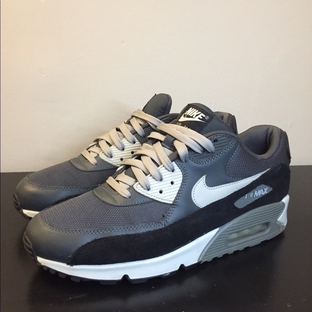 Nike Air Max 90 Essential